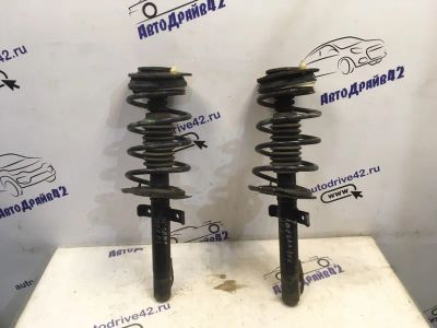 Лот: 21710438. Фото: 1. стойки Renault Megane LM. Двигатель и элементы двигателя
