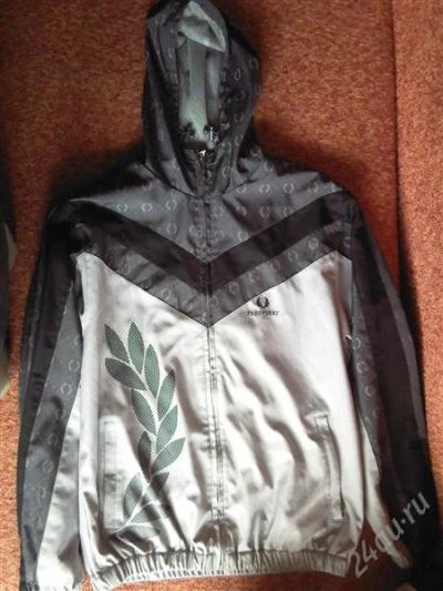 Лот: 1188466. Фото: 1. Куртка Fred Perry размер М. Верхняя одежда