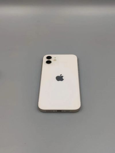 Лот: 19346328. Фото: 1. Apple iPhone 12 64GB White 353490237359704... Смартфоны