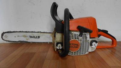Лот: 9639719. Фото: 1. Продам бензопилу Stihl MS 230... Бензо-, мотоинструмент