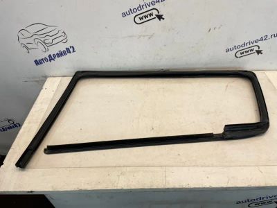 Лот: 24397284. Фото: 1. уплотнитель стекла внешний Renault... Другое (автозапчасти)