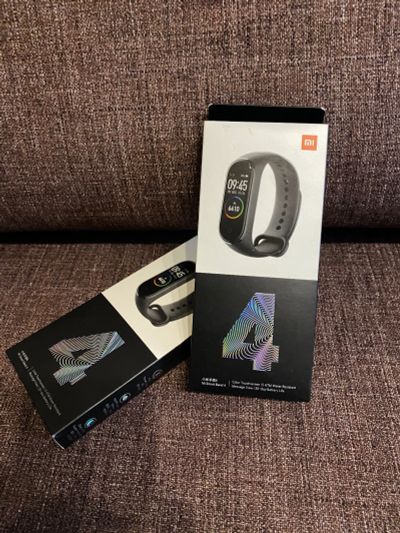 Лот: 16215282. Фото: 1. Фитнес трекер Xiaomi mi band 4. Смарт-часы, фитнес-браслеты, аксессуары