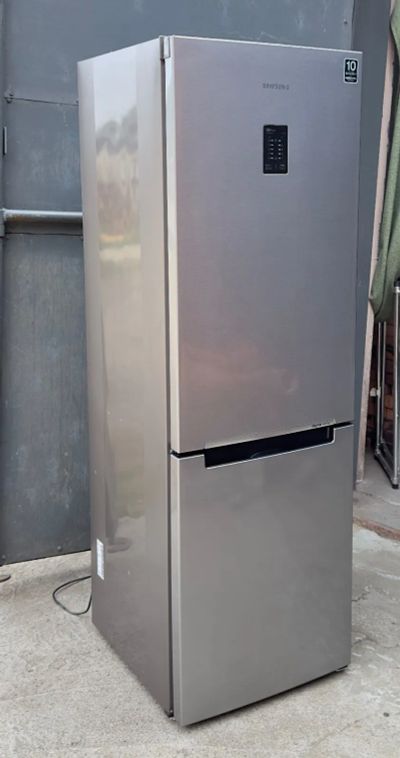 Лот: 23321195. Фото: 1. Холодильник Samsung RB32fermdsa... Холодильники, морозильные камеры
