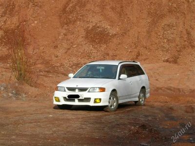 Лот: 937522. Фото: 1. Nissan Wingroad 2001 V1.5 универсал. Автомобили