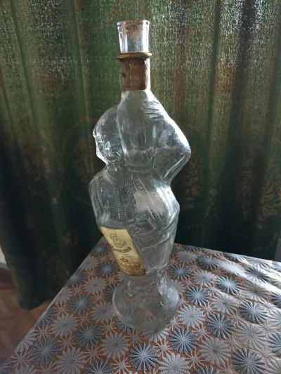 Лот: 21086615. Фото: 1. Бутылка интересной формы. Кувшины, графины