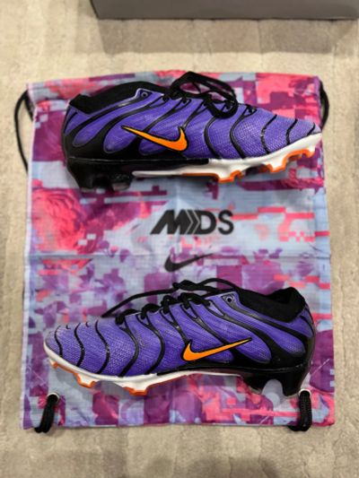 Лот: 25009112. Фото: 1. Бутсы Nike. Другое (спортивная одежда)