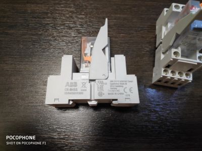 Лот: 14983781. Фото: 1. Реле промежуточное ABB с колодкой. Реле, тумблеры, переключатели