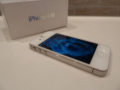 Лот: 4342806. Фото: 1. apple iphone 4s white 16gb. Смартфоны