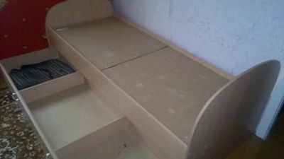 Лот: 3251869. Фото: 1. Кровать для подростка с выдвижной... Кровати