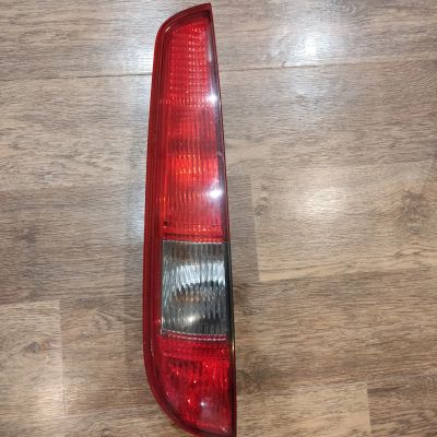 Лот: 22175825. Фото: 1. Задний левый фонарь Ford Focus... Оптика и освещение