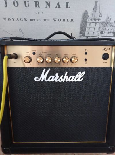 Лот: 20027945. Фото: 1. комбоусилитель marshall mg15. Гитарные эффекты и комбоусилители