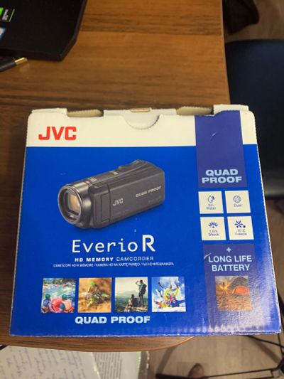 Лот: 18945646. Фото: 1. Видеокамера Full HD JVC Everio... Цифровые компактные