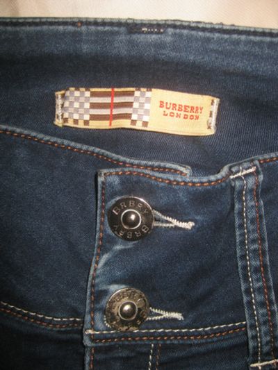 Лот: 15927464. Фото: 1. Фирменные джинсы / стрейч "Burberry... Джинсы