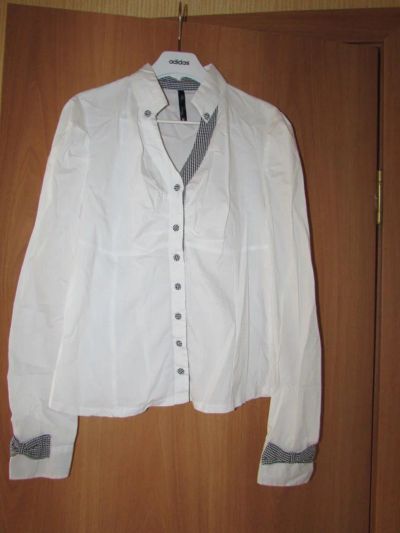 Лот: 9842555. Фото: 1. Рубашка белая фирмы Gloria Jeans... Блузы, рубашки