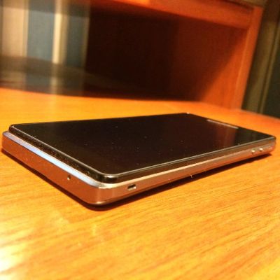 Лот: 6709328. Фото: 1. Sony Xperia V + новый чехол Mercury... Кнопочные мобильные телефоны