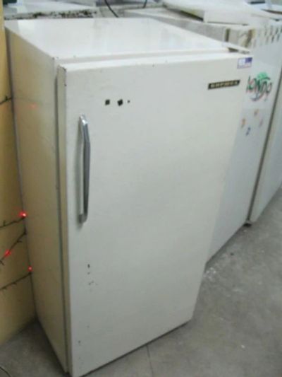 Лот: 3653492. Фото: 1. холодильник Бирюса-1 №8122. Холодильники, морозильные камеры