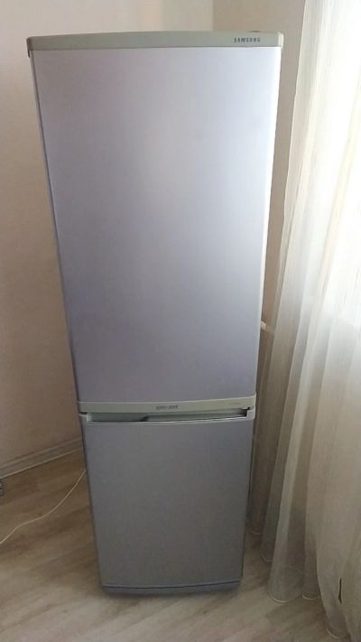 Лот: 17869538. Фото: 1. Холодильник Samsung RL17MBPS. Холодильники, морозильные камеры