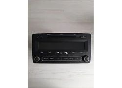Лот: 18350524. Фото: 1. штатная магнитола Skoda octavia... Автомагнитолы