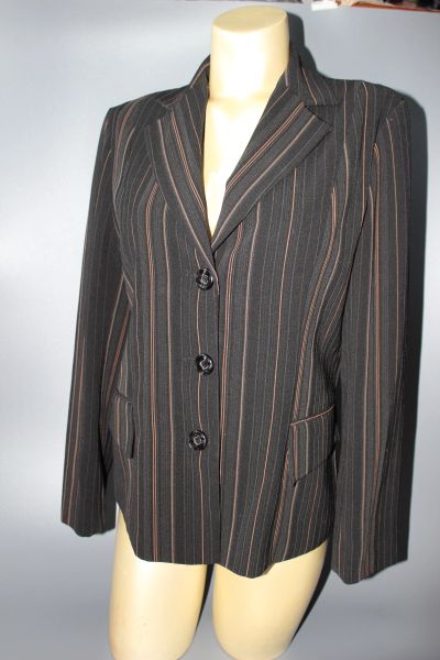Лот: 11597890. Фото: 1. пиджак коричневый, 48 раз.,классика. Пиджаки, жилеты
