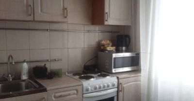 Лот: 8034149. Фото: 1. Сдам 1 квартира 9 мая 33. Квартиры, студии