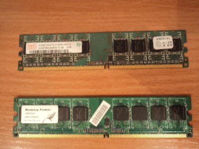 Лот: 5080835. Фото: 1. 2 планки DDR2, 1GB и 512MИ одним... Оперативная память