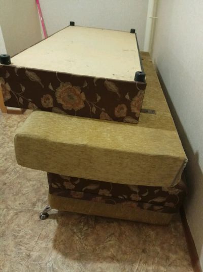 Лот: 12023067. Фото: 1. Диван еврокнижка. Б/у. С рубля. Диваны