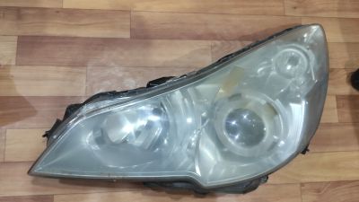 Лот: 17454985. Фото: 1. Фары subaru outback. Оптика и освещение