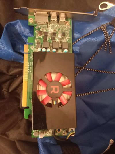 Лот: 19678149. Фото: 1. Видеокарта Radeon RX 550 4 ГБ... Видеокарты