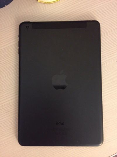 Лот: 9542743. Фото: 1. Срочно iPad mini 16 Гб чёрный... Планшеты