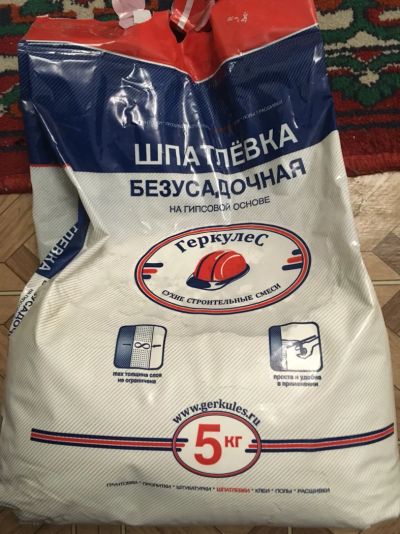 Лот: 11069775. Фото: 1. Шпатлевка безусадочная, просрочена... Смеси, шпатлевки, цемент