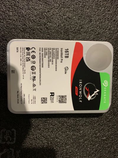 Лот: 20858494. Фото: 1. Жесткий диск seagate ironwolf... Жёсткие диски (HDD)