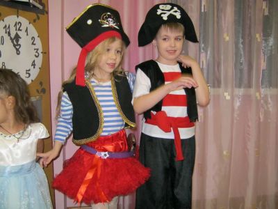 Лот: 4884630. Фото: 1. новогодний костюм пирата 5-6лет. Детские карнавальные, праздничные костюмы