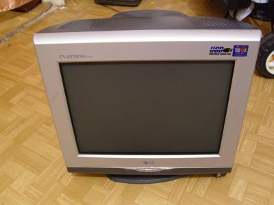 Лот: 3376437. Фото: 1. CRT Монитор LG Flatron F720P. ЭЛТ-мониторы