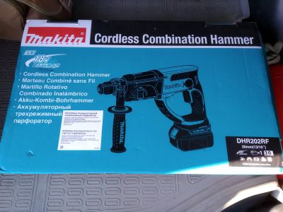 Лот: 17755645. Фото: 1. Перфоратор аккумуляторный makita... Электроинструмент
