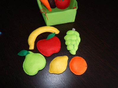 Лот: 7326797. Фото: 1. набор фруктов и овощей в корзине... Авторские куклы, игрушки, поделки
