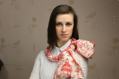 Лот: 5418701. Фото: 1. Платок | Хлопок | Красный рисунок. Шарфы, платки