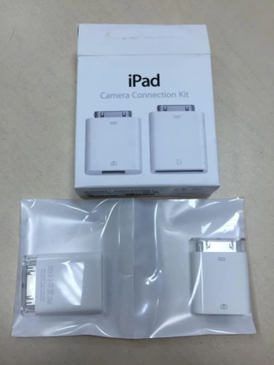 Лот: 6233801. Фото: 1. Переходник для Ipad для чтения... Дата-кабели, переходники