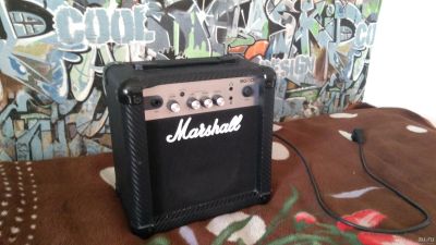 Лот: 13392344. Фото: 1. Комбоусилитель Marshall MG10CF. Гитарные эффекты и комбоусилители