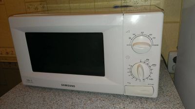 Лот: 3869479. Фото: 1. Микроволновая печь Samsung M1712NR. Микроволновки, мини-печи
