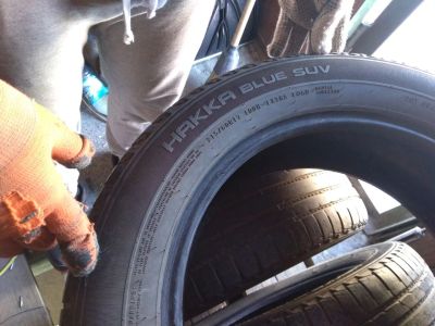 Лот: 11180760. Фото: 1. Nokian hakka blue 215/60/17. Шины