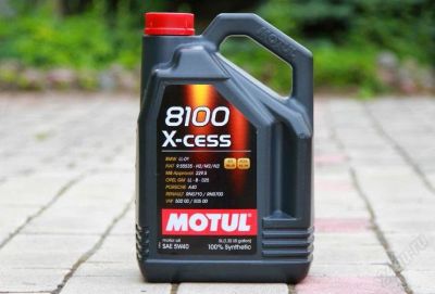 Лот: 2970088. Фото: 1. Motul 8100 X-cess 5W-40 5л. Масла, жидкости
