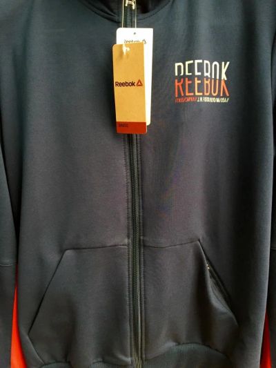 Лот: 7917405. Фото: 1. Спортивный костюм Reebok Черно-Красный. Спортивные костюмы