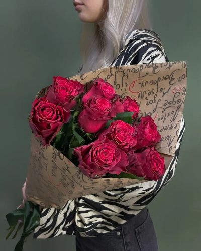 Лот: 20355364. Фото: 1. 9 красных роз 50см premium в крафте... Свежие цветы