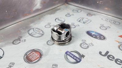 Лот: 23590221. Фото: 1. Поршень Mazda CX-5 SH-VPTS, SHY1... Двигатель и элементы двигателя