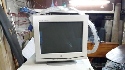Лот: 4188066. Фото: 1. Монитор LG F700. ЭЛТ-мониторы