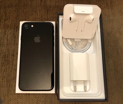 Лот: 13116484. Фото: 1. iPhone 7 128g jet black. Смартфоны