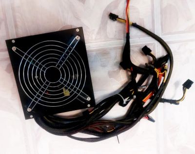 Лот: 19621730. Фото: 1. Блок питания FinePower DNP-550... Корпуса, блоки питания
