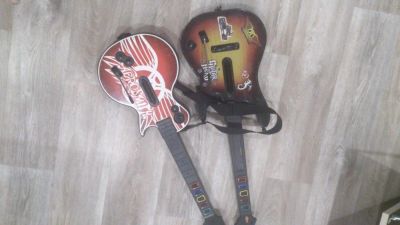 Лот: 7132270. Фото: 1. Guitar Hero для ps3 - 2 гитары... Аксессуары для игровых приставок, консолей, геймпады