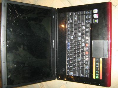 Лот: 3303188. Фото: 1. Ноутбук Samsung R560, неисправный... Ноутбуки
