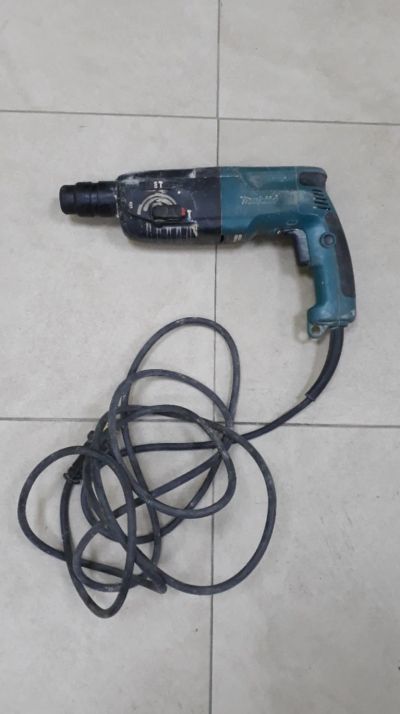 Лот: 15347832. Фото: 1. Перфоратор Makita HR2450. Требует... Электроинструмент